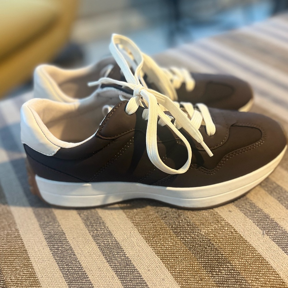 Like New! The Drop Andy Sneaker - Picture 8 of 16